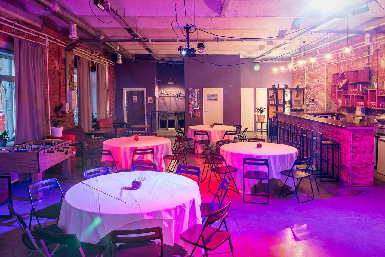 Арендовать  Loft Com.nata Просторный лофт с двориком 