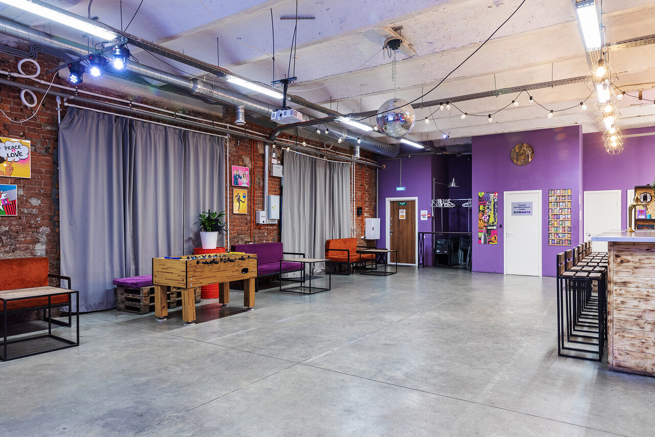 Арендовать  Loft Com.nata Просторный лофт с двориком 