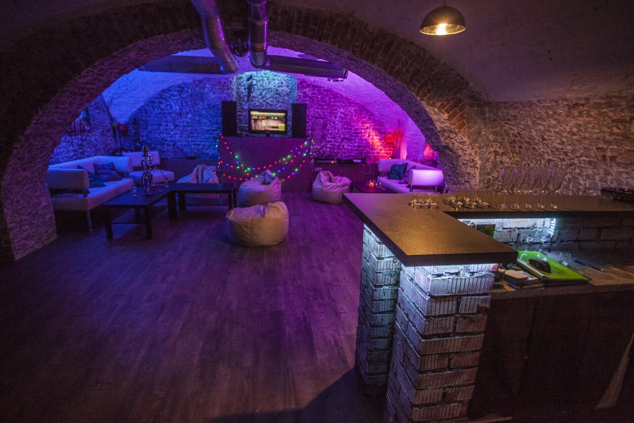 Арендовать Наш Лофт Зал с кирпичными сводами в центре