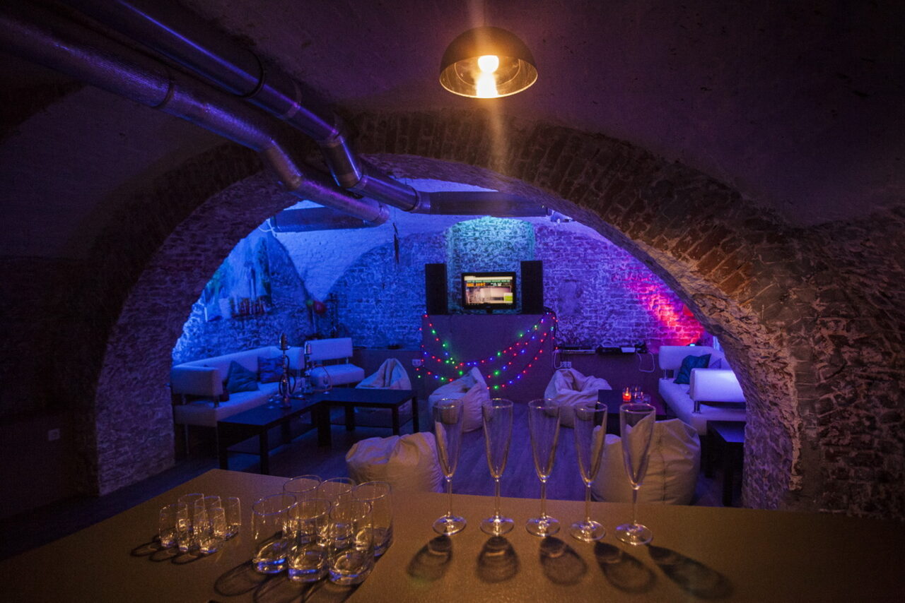 Арендовать Наш Лофт Зал с кирпичными сводами в центре