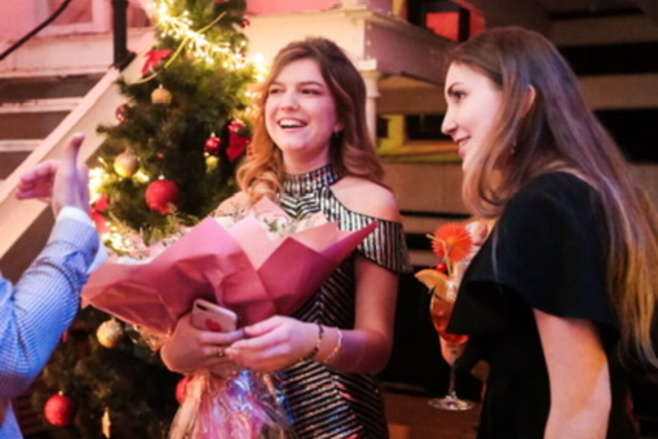 Арендовать Лофт Аил Трёхуровневый кирпичный лофт