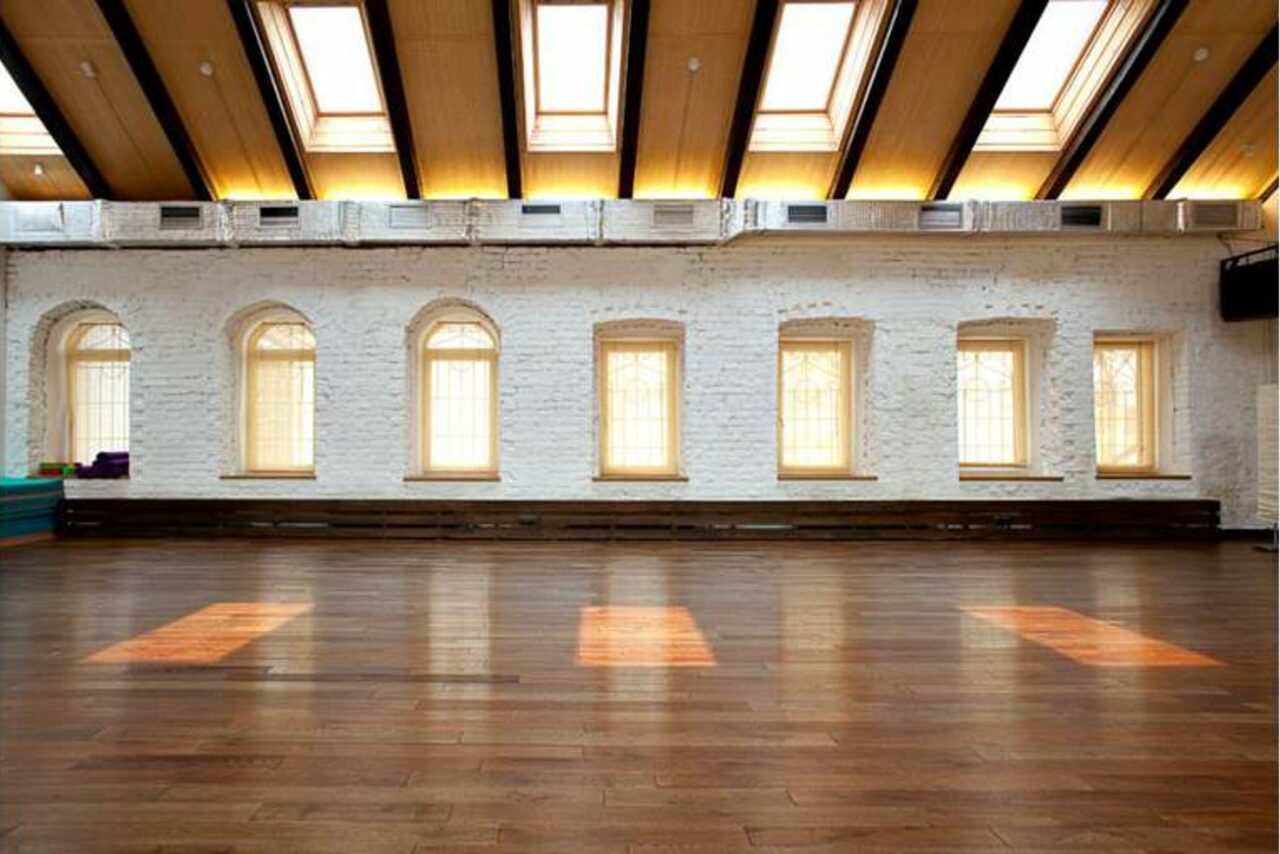 Арендовать Центр "Женский мир" Пространство для встречи Нового года