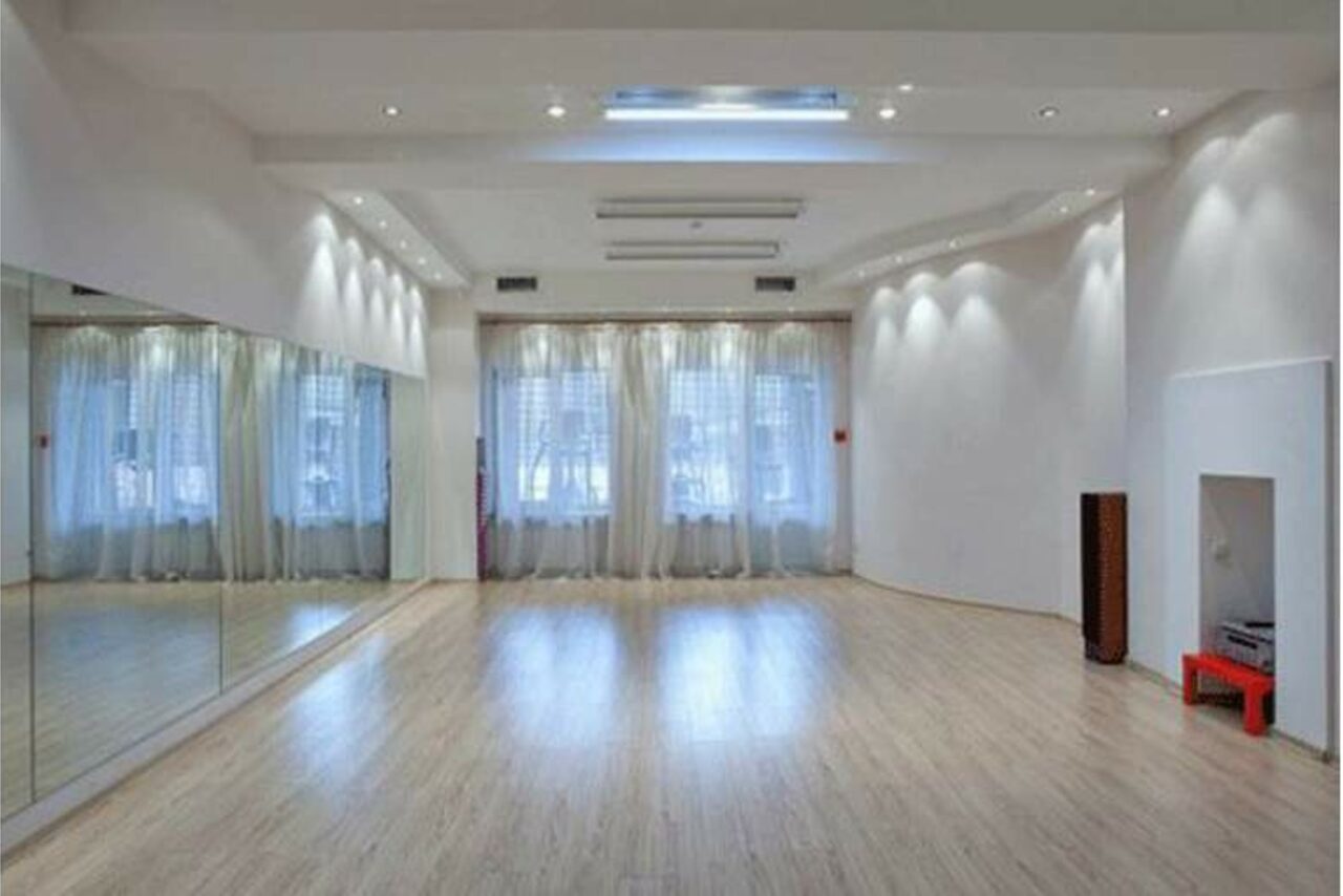 Арендовать Центр "Женский мир" Пространство для встречи Нового года