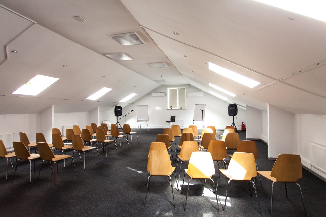 Арендовать Тренинг-зал на мансарде