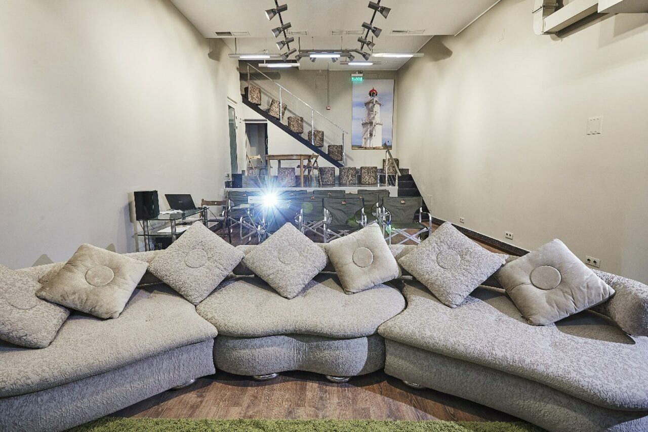 Арендовать Custos Hotels Универсальная площадка с медиа-оборудованием