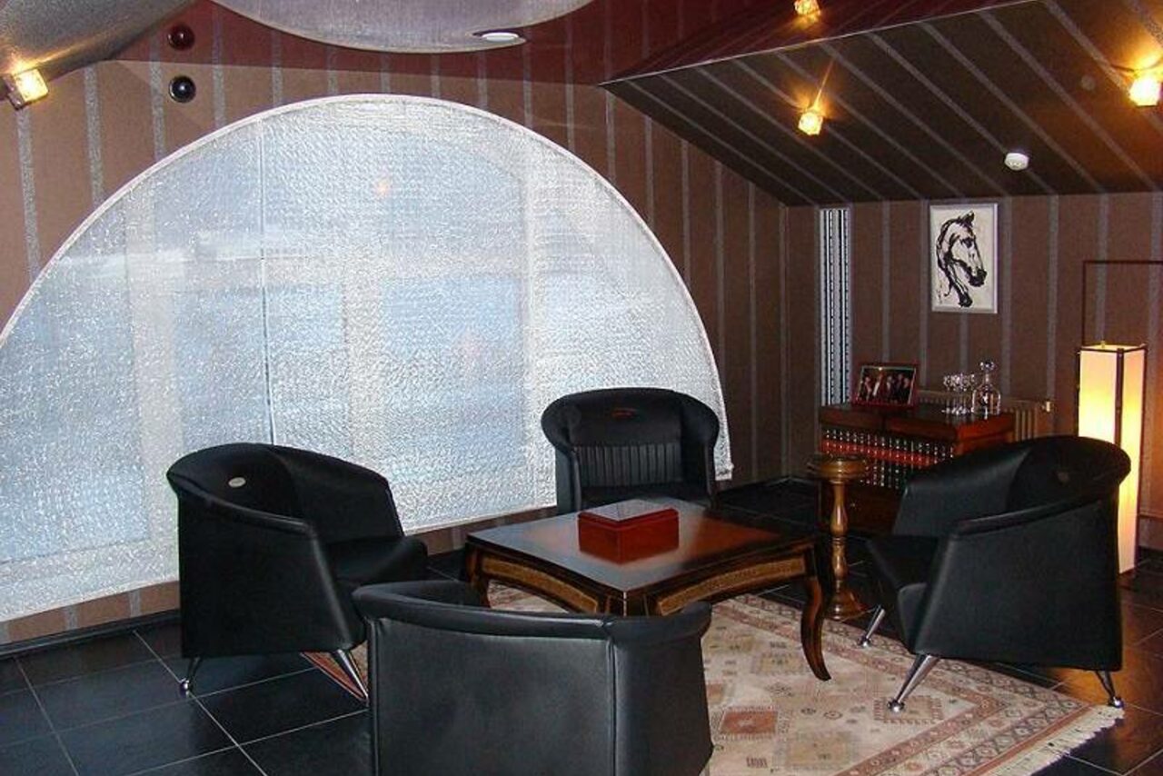 Арендовать Дача Линдстрема Пространство с бильярдом