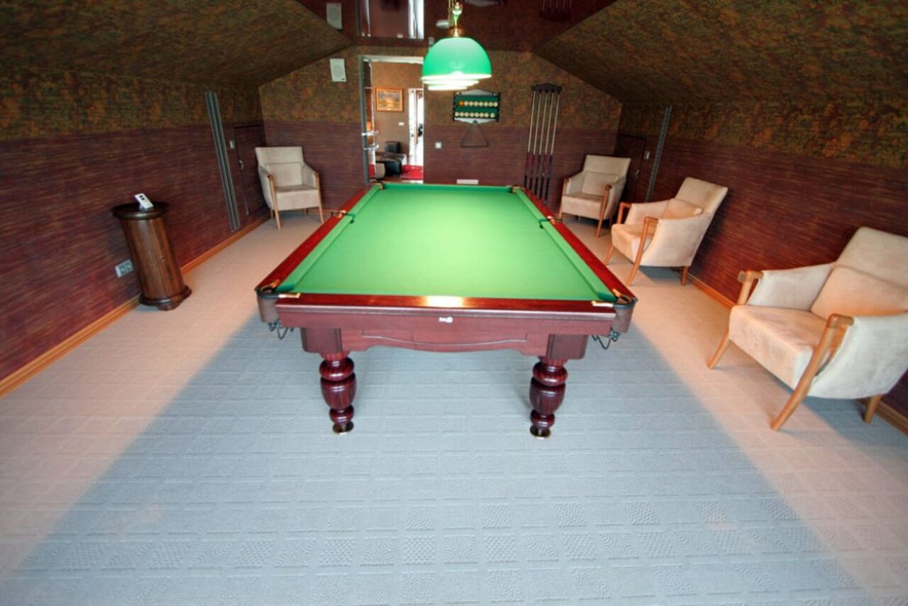 Арендовать Дача Линдстрема Пространство с бильярдом