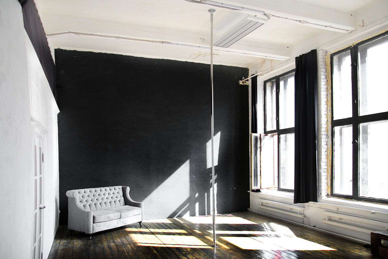 Арендовать Citrusfoto Зал 60 кв.м. с фотооборудованием