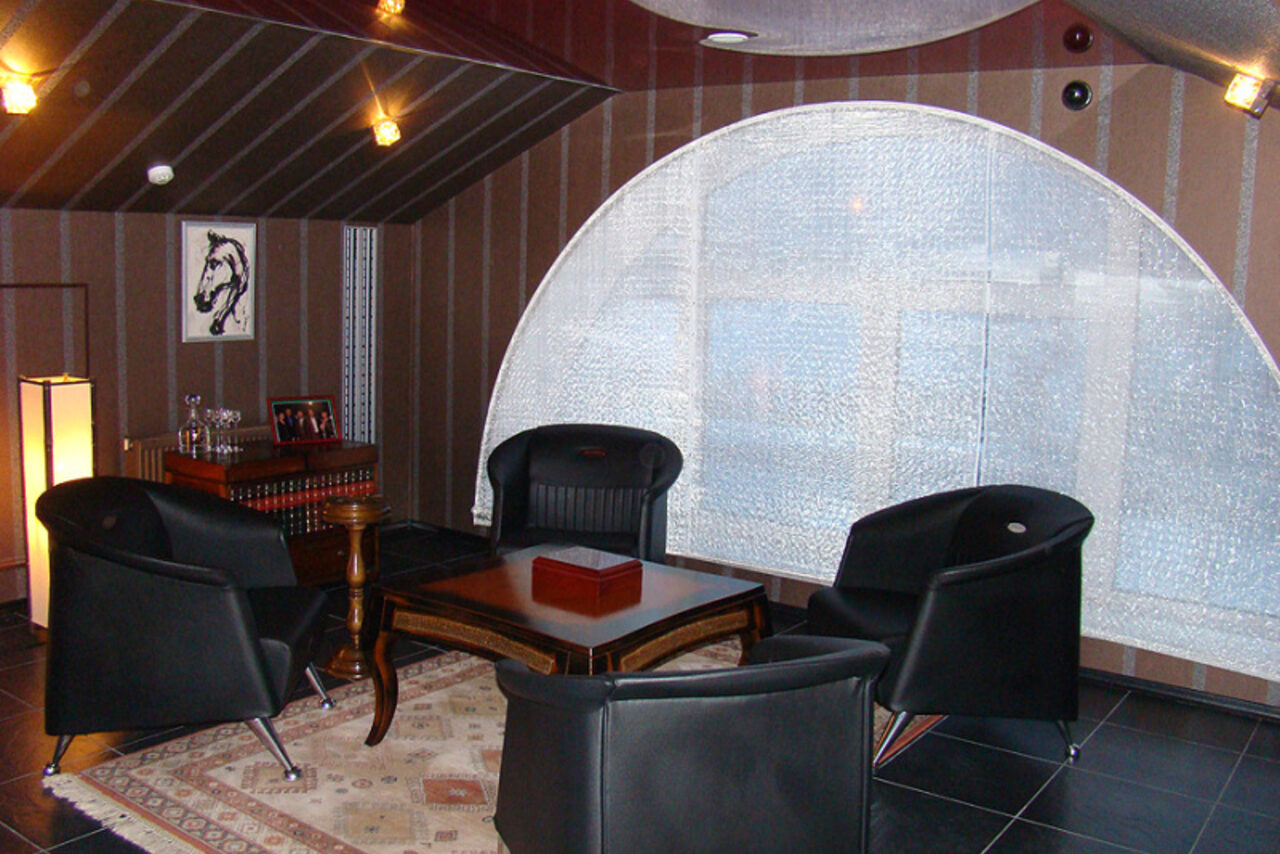 Арендовать Дача Линдстрема Трехэтажный комплекс