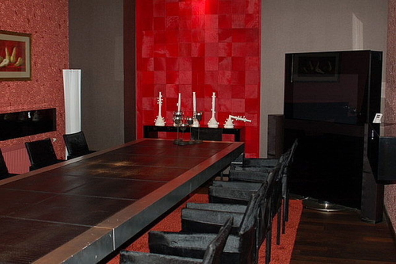 Арендовать Дача Линдстрема Трехэтажный комплекс