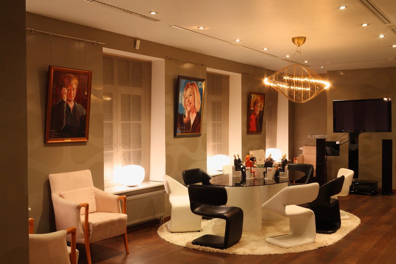 Арендовать Дача Линдстрема Трехэтажный комплекс