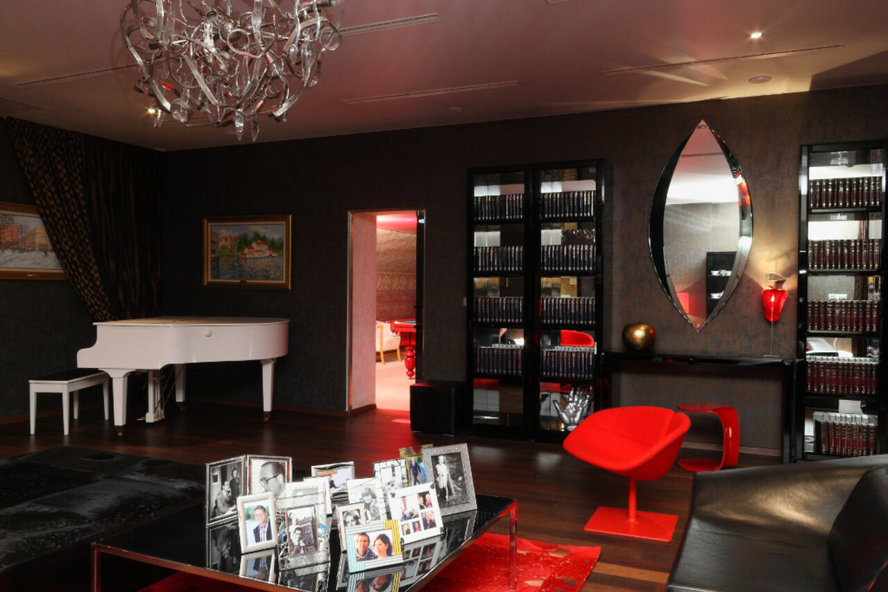 Арендовать Дача Линдстрема Трехэтажный комплекс