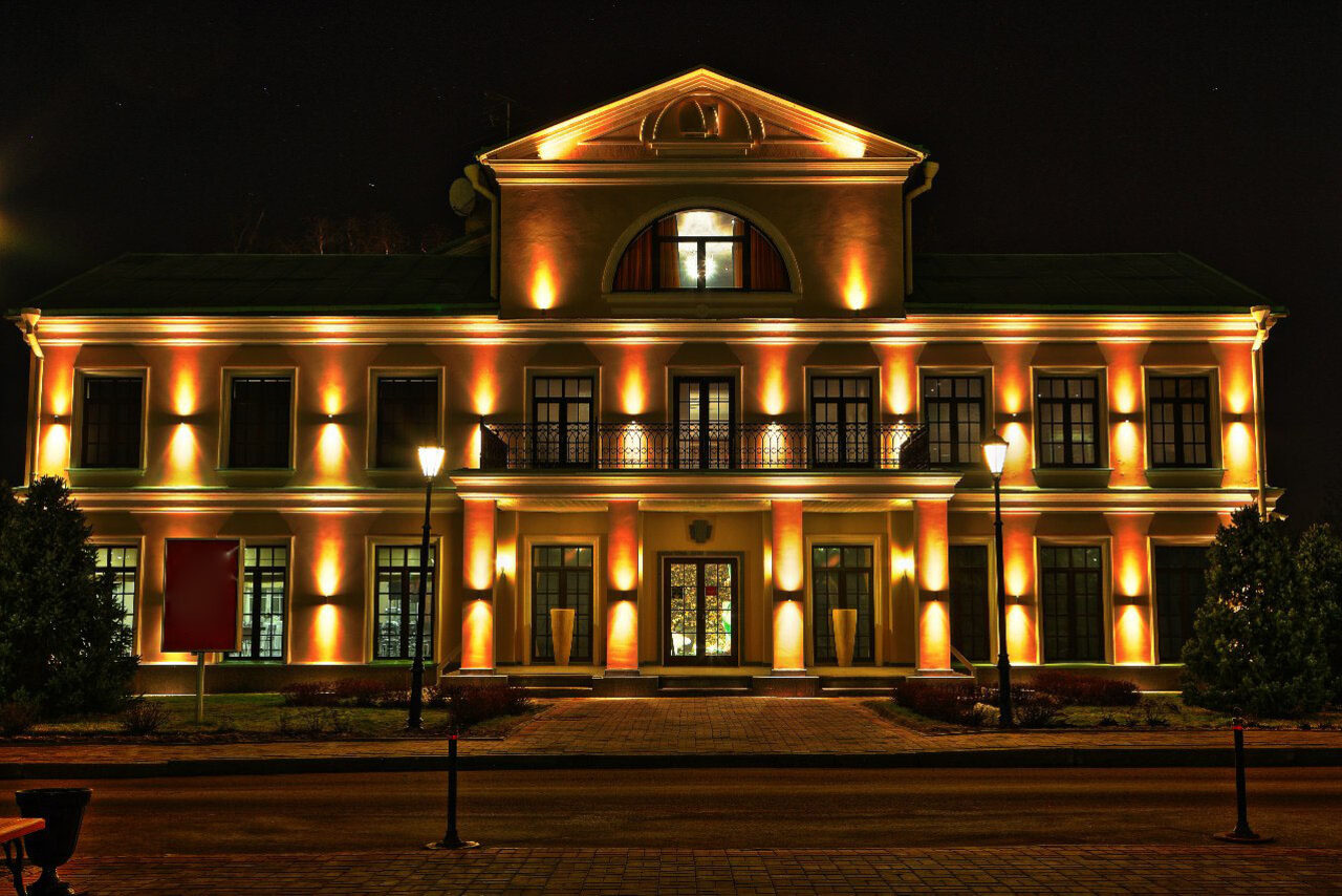 Арендовать Дача Линдстрема Трехэтажный комплекс