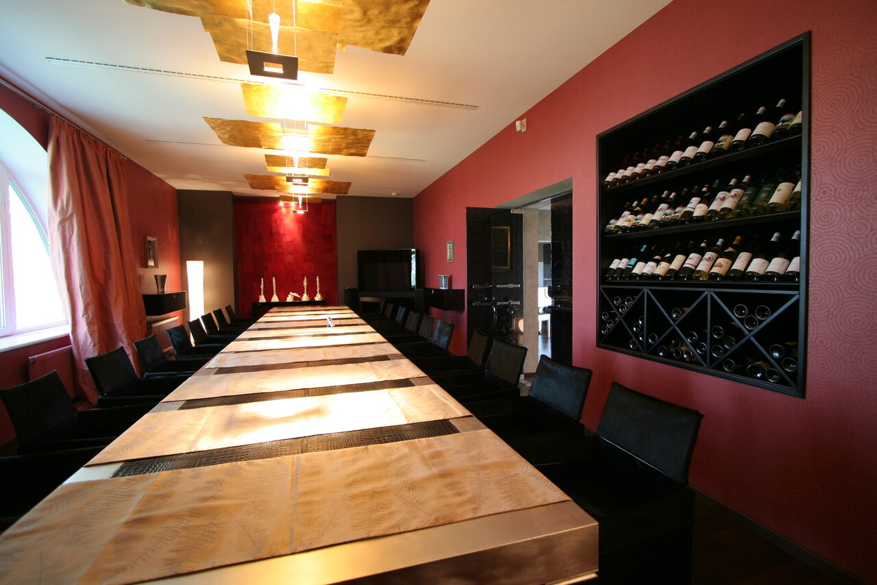 Арендовать Дача Линдстрема Трехэтажный комплекс