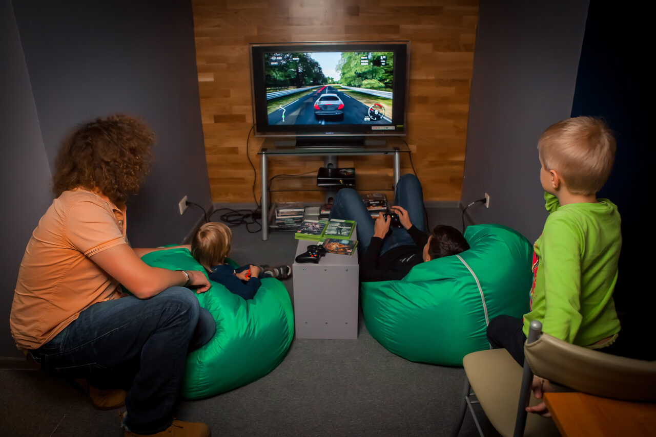 Арендовать Пространство с кинотеатром и игровой зоной