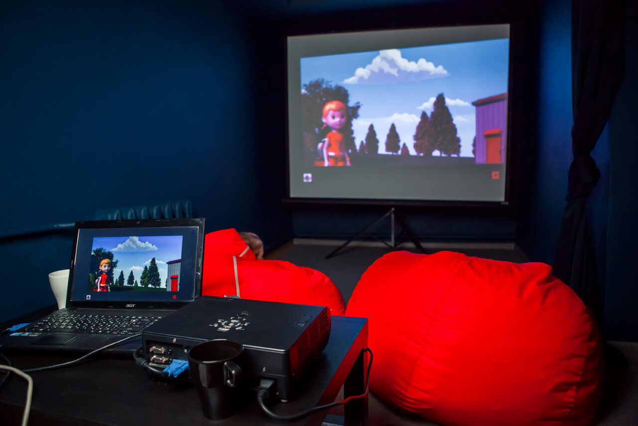 Арендовать Пространство с кинотеатром и игровой зоной