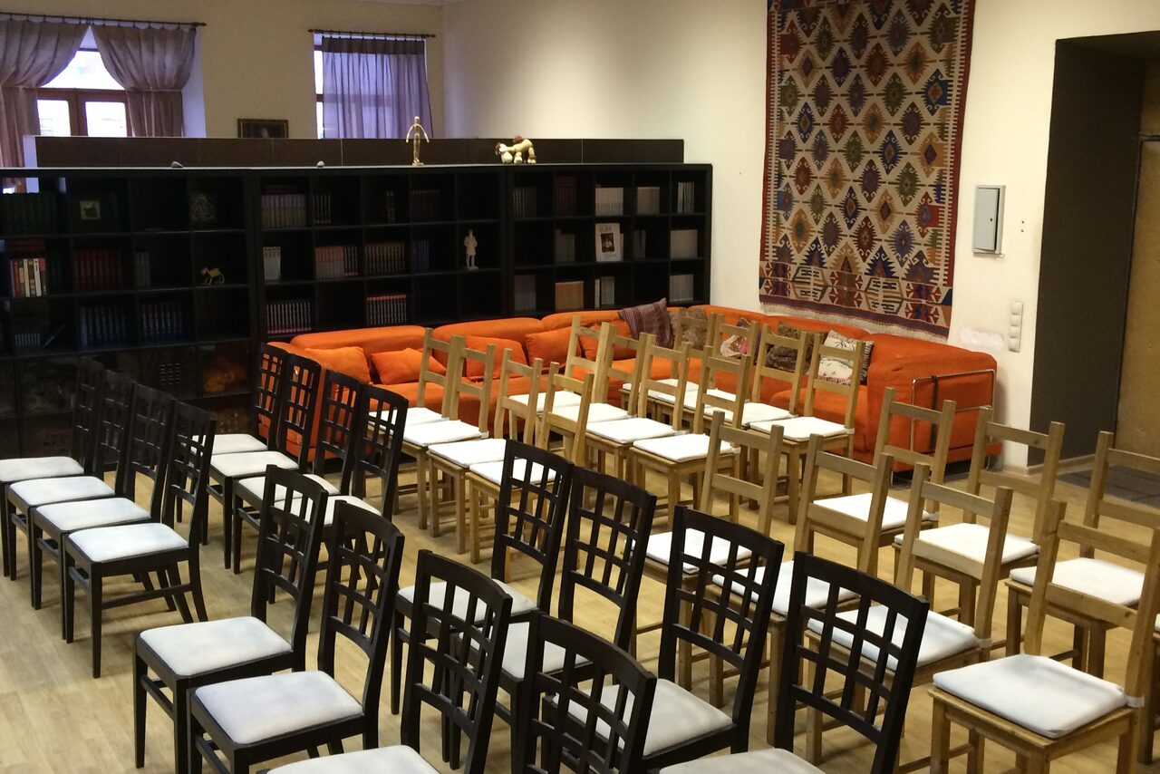 Арендовать Studio 786 Гостинная комната