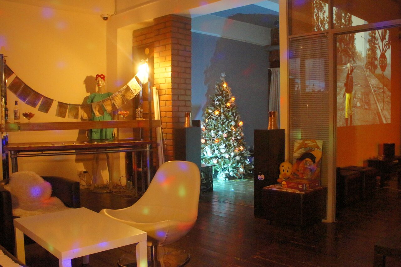 Арендовать Уютный кинотеатр на 80 человек