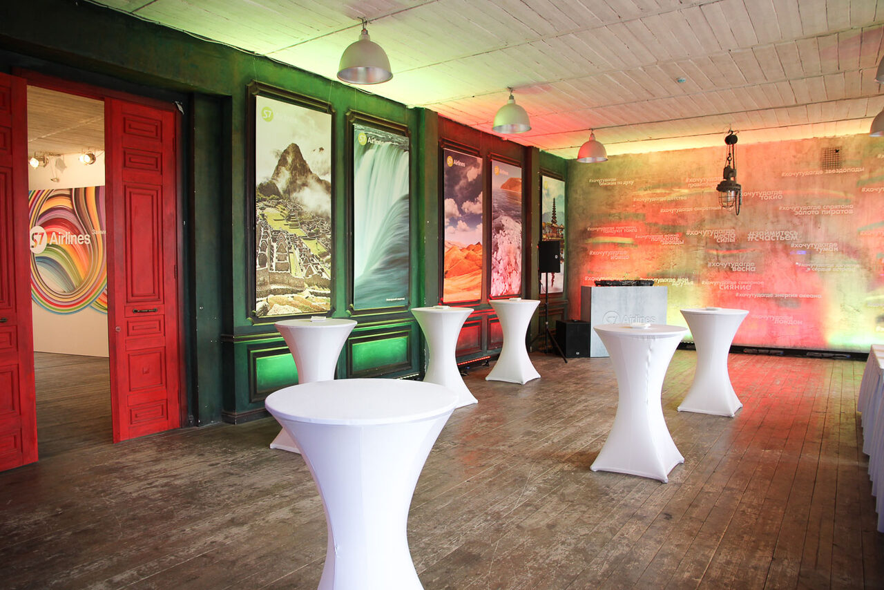 Арендовать  FotoFaktura. Зал с большими окнами 