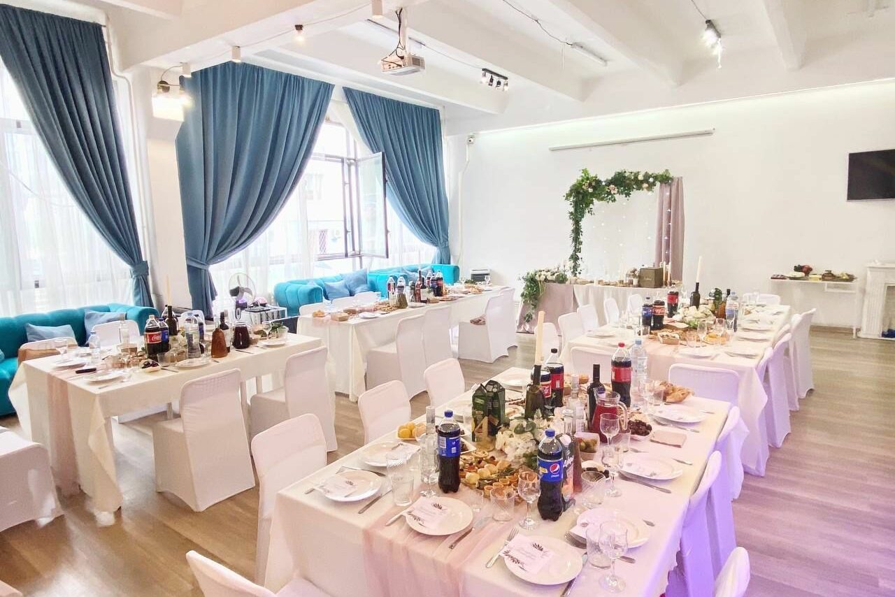 Арендовать Only You. Белый лофт с верандой