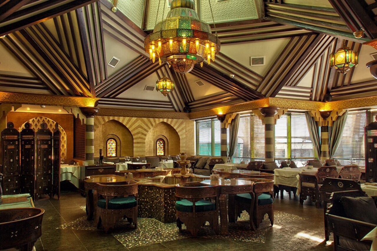 Арендовать Двухэтажный ресторан с восточным и итальянским стилем 