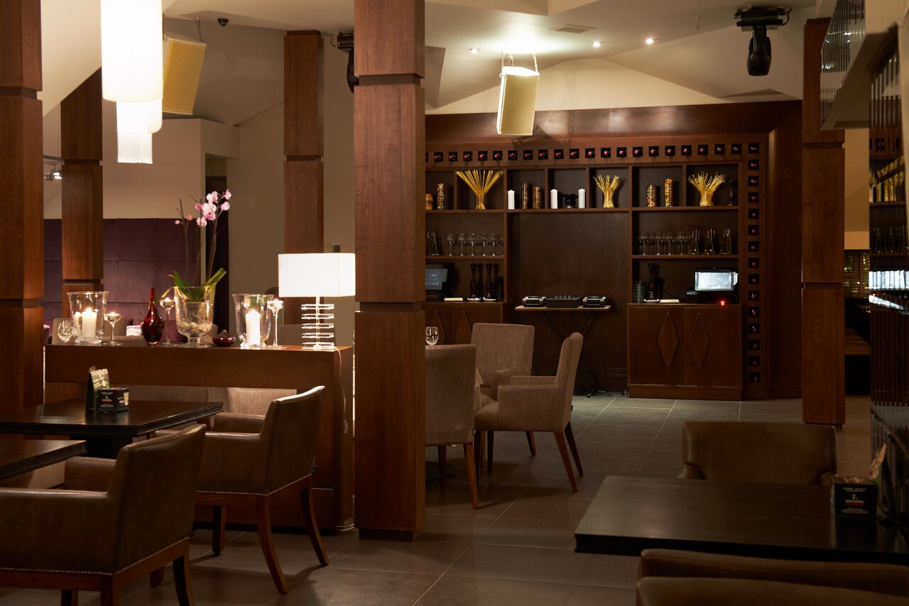 Арендовать Двухэтажный ресторан с восточным и итальянским стилем 