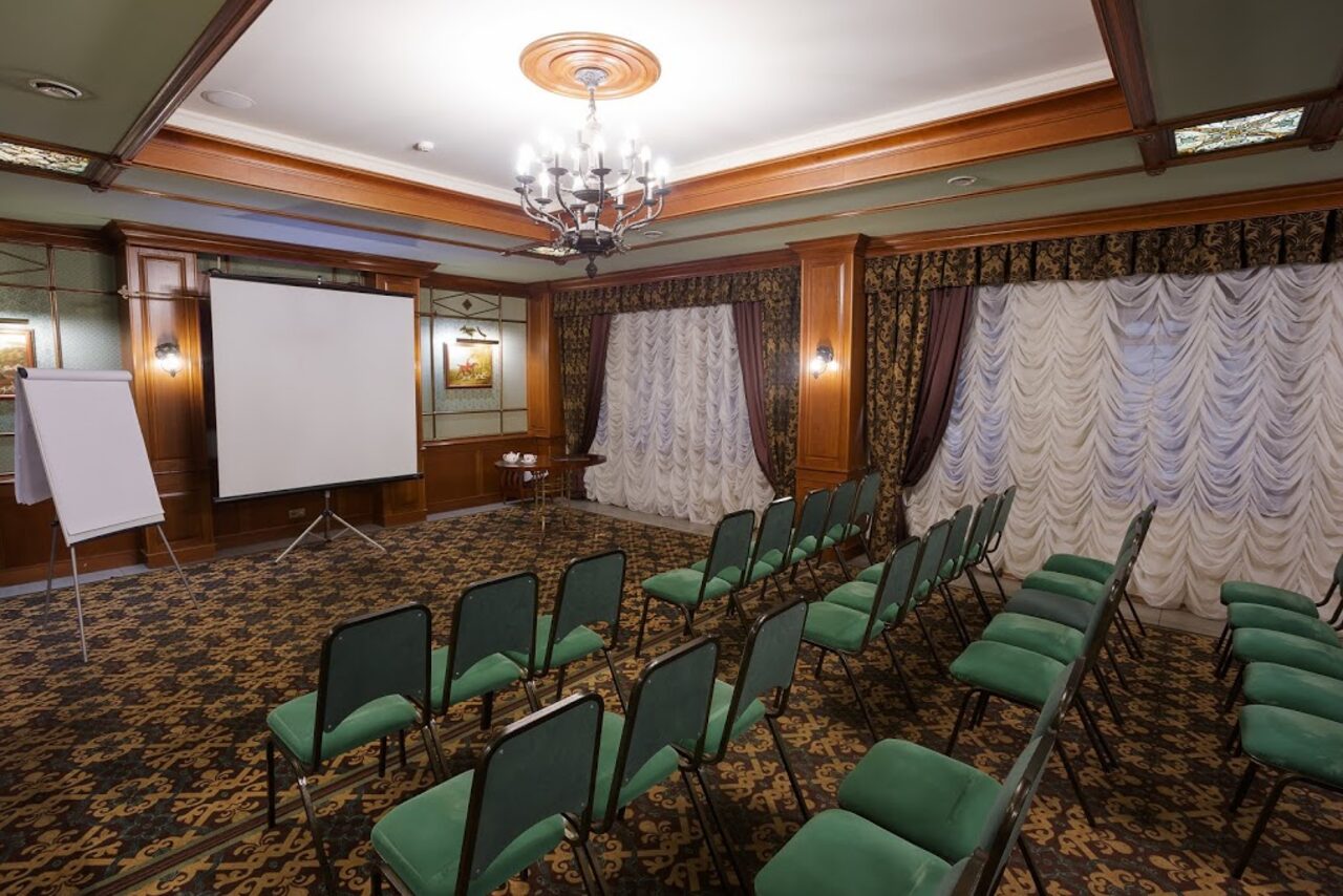 Арендовать Lancaster Court Hotel Конференц-зал в английском стиле