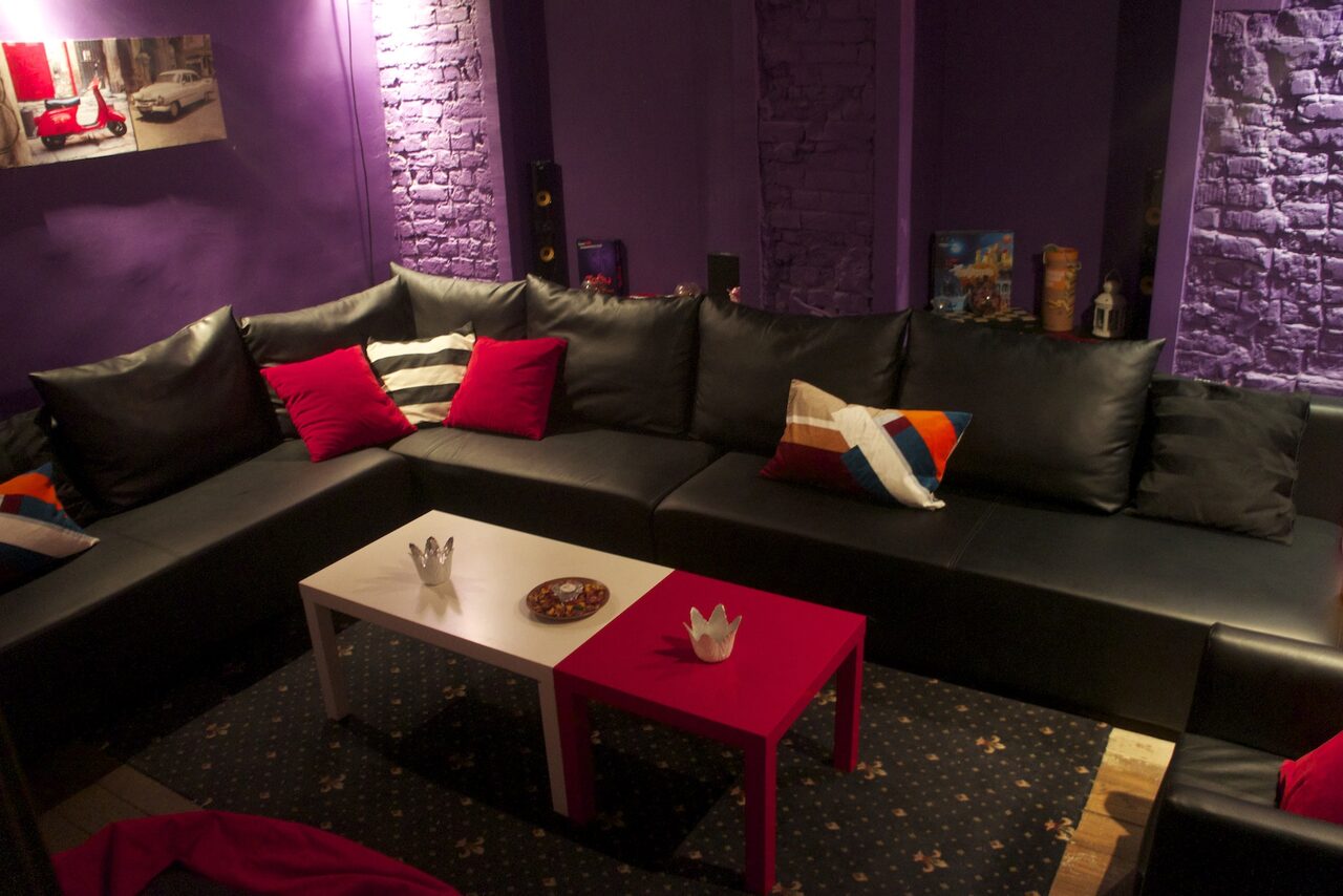 Арендовать Кинотеатр на 20 человек с играми и кальяном