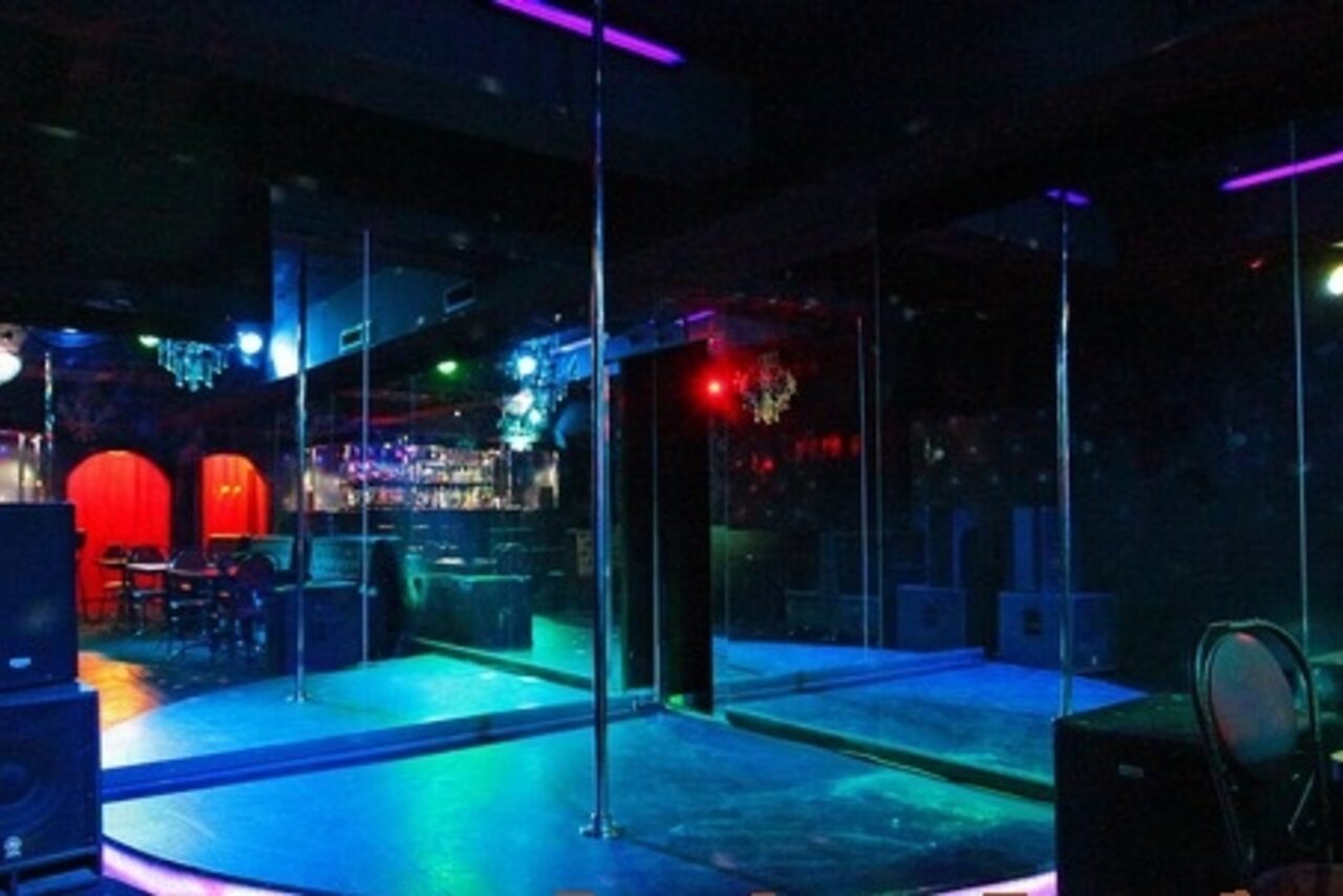 Арендовать Лофт с сауной и барной стойкой