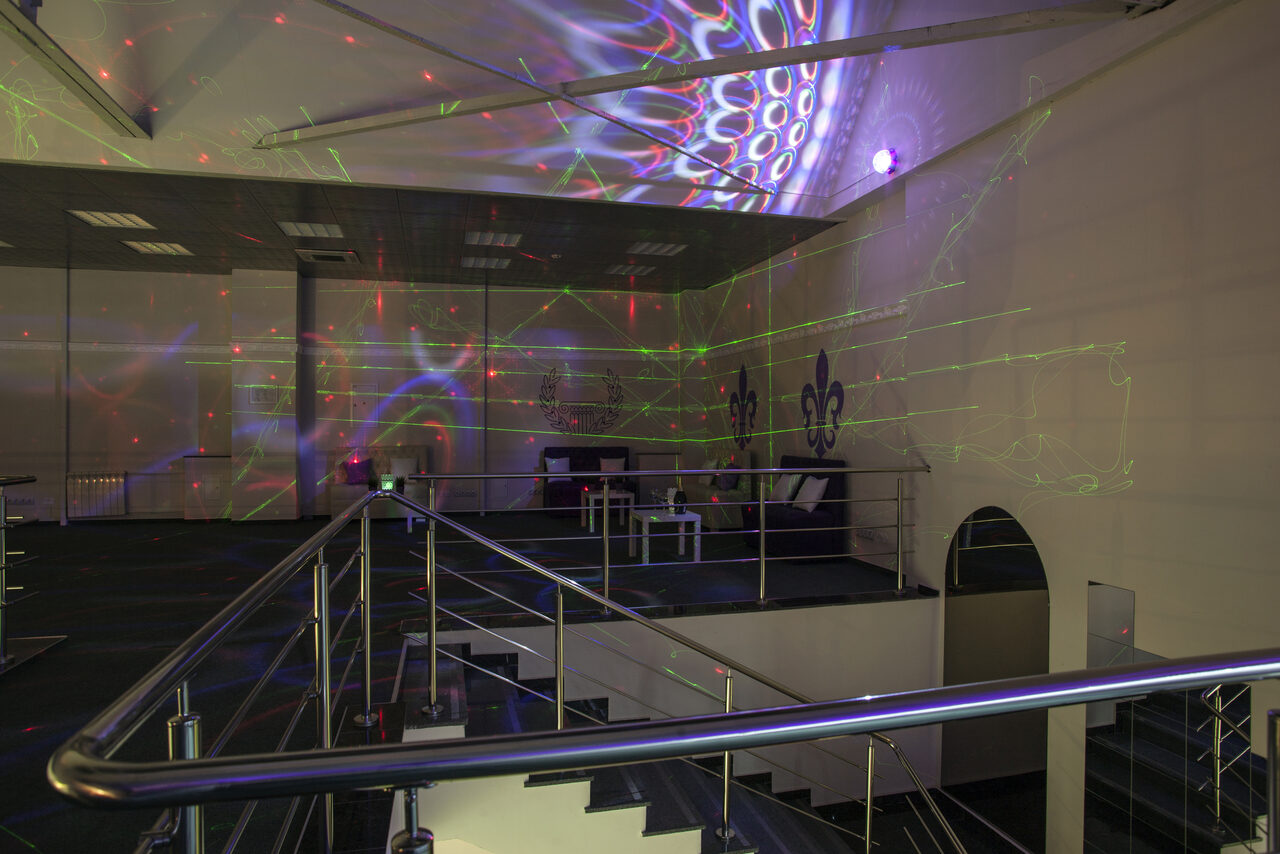 Арендовать Art-Studio Artefact Трехуровневый лофт