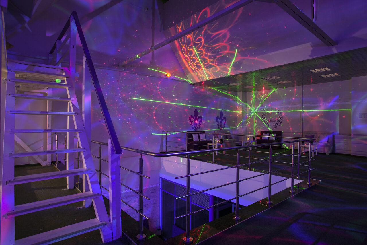 Арендовать Art-Studio Artefact Трехуровневый лофт