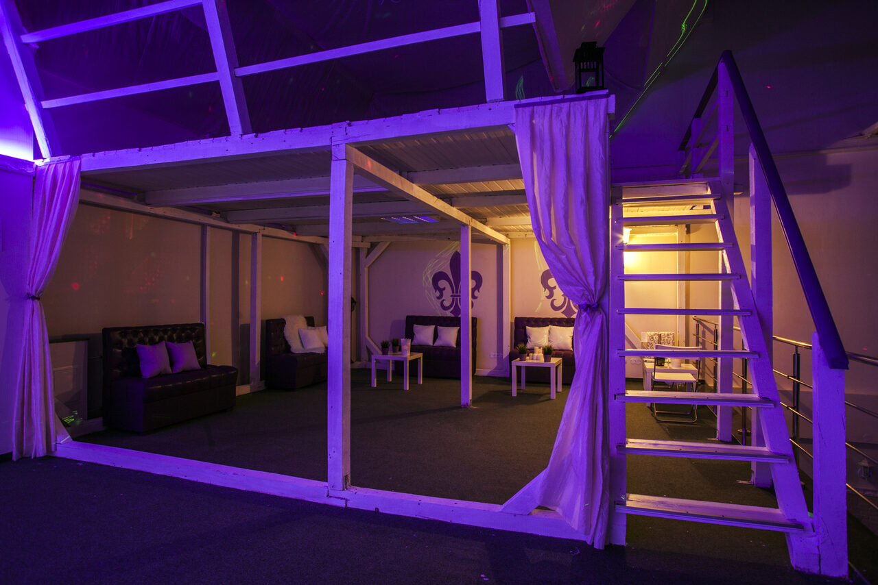 Арендовать Art-Studio Artefact Трехуровневый лофт