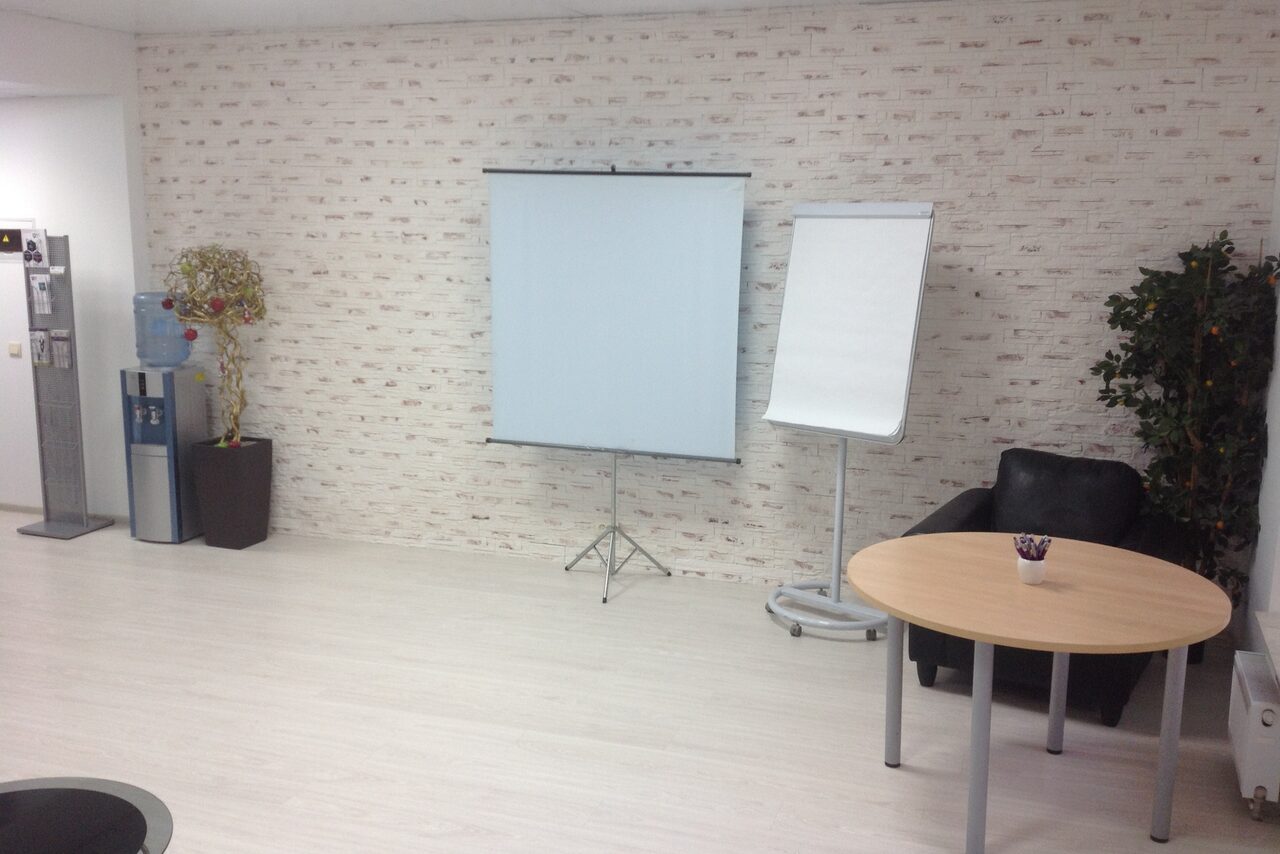 Арендовать Тренинг-зал с проектором
