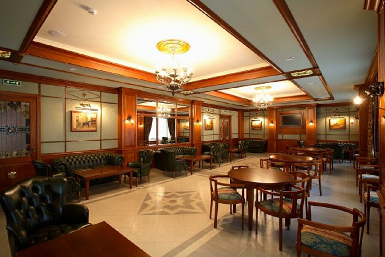 Арендовать Lancaster Court Hotel