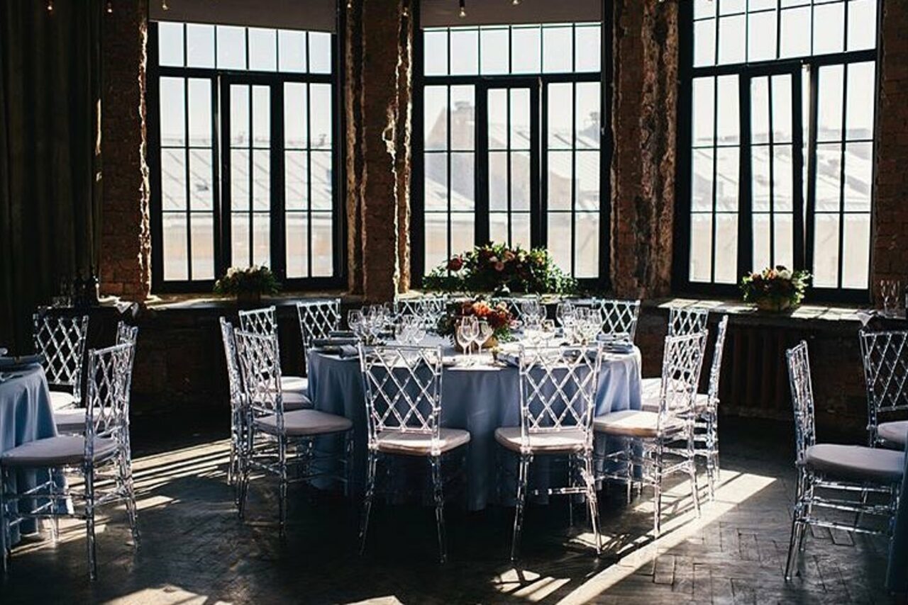 Арендовать FotoFaktura. Просторный зал в стиле лофт для вечеринок