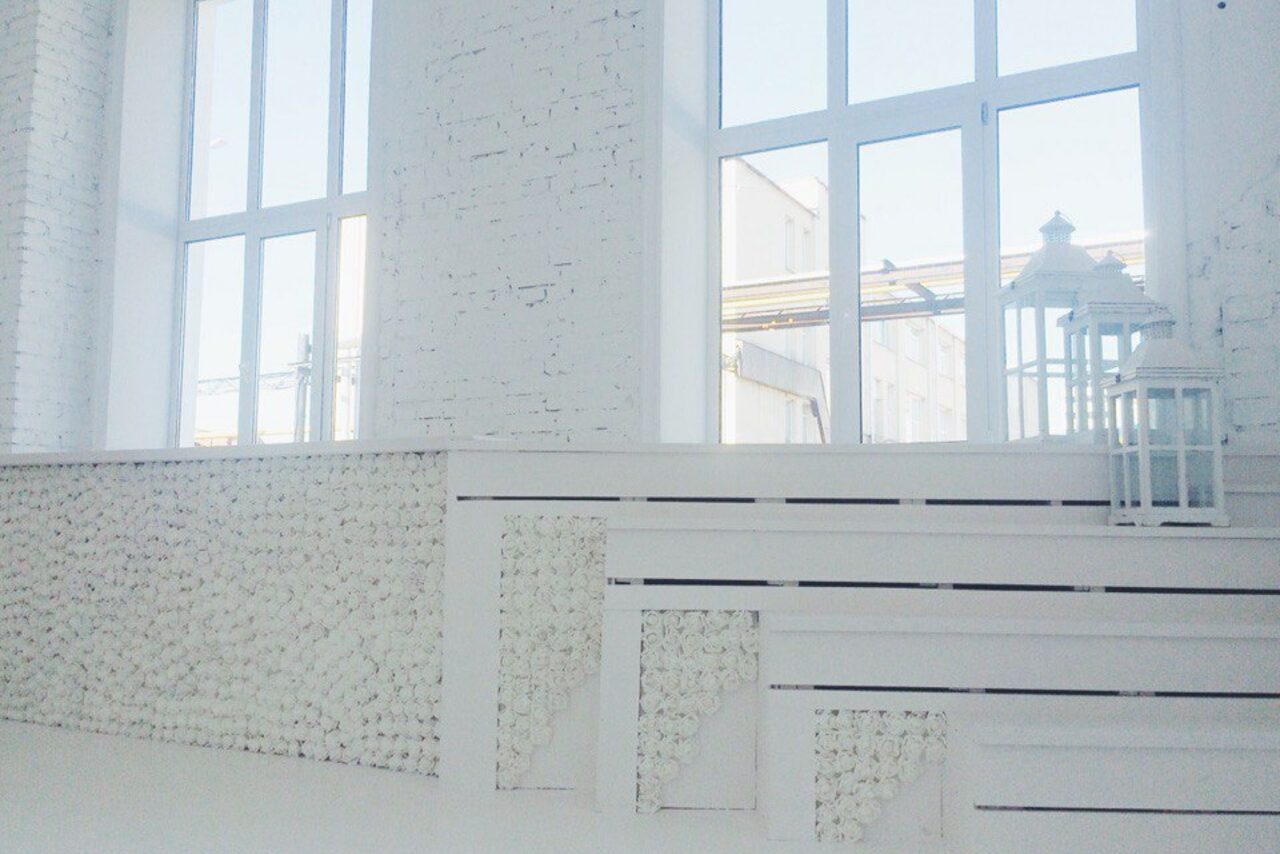 Арендовать StBrown Зал с белоснежным интерьером