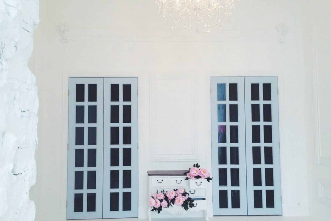 Арендовать StBrown Зал с белоснежным интерьером