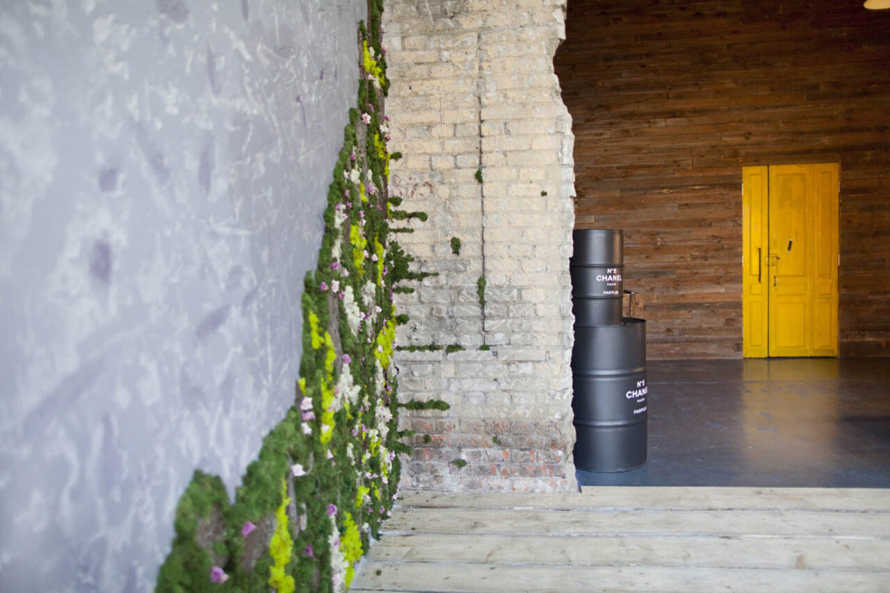 Арендовать StBrown Яркий лофт с гримерной зоной