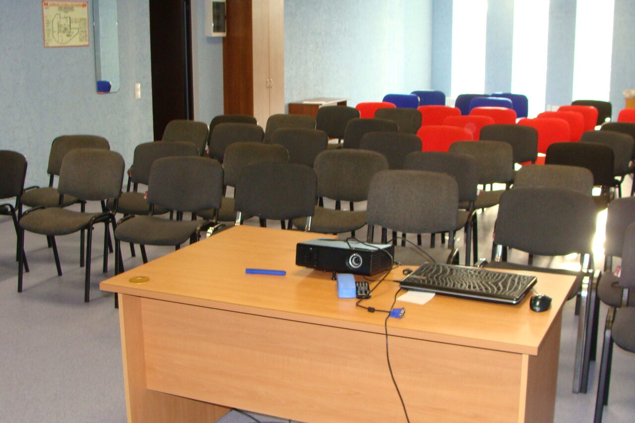 Арендовать Конференц-зал,учебная аудитория