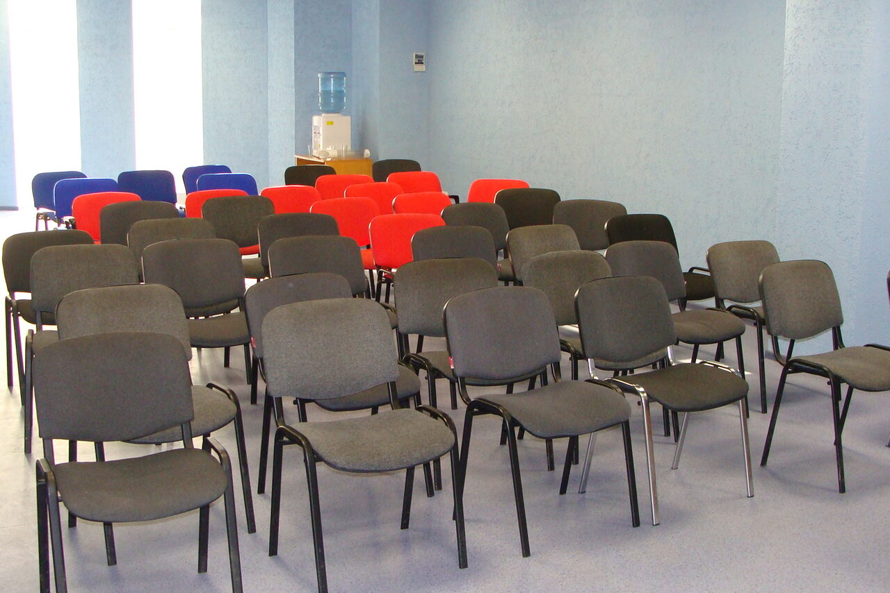 Арендовать Конференц-зал,учебная аудитория