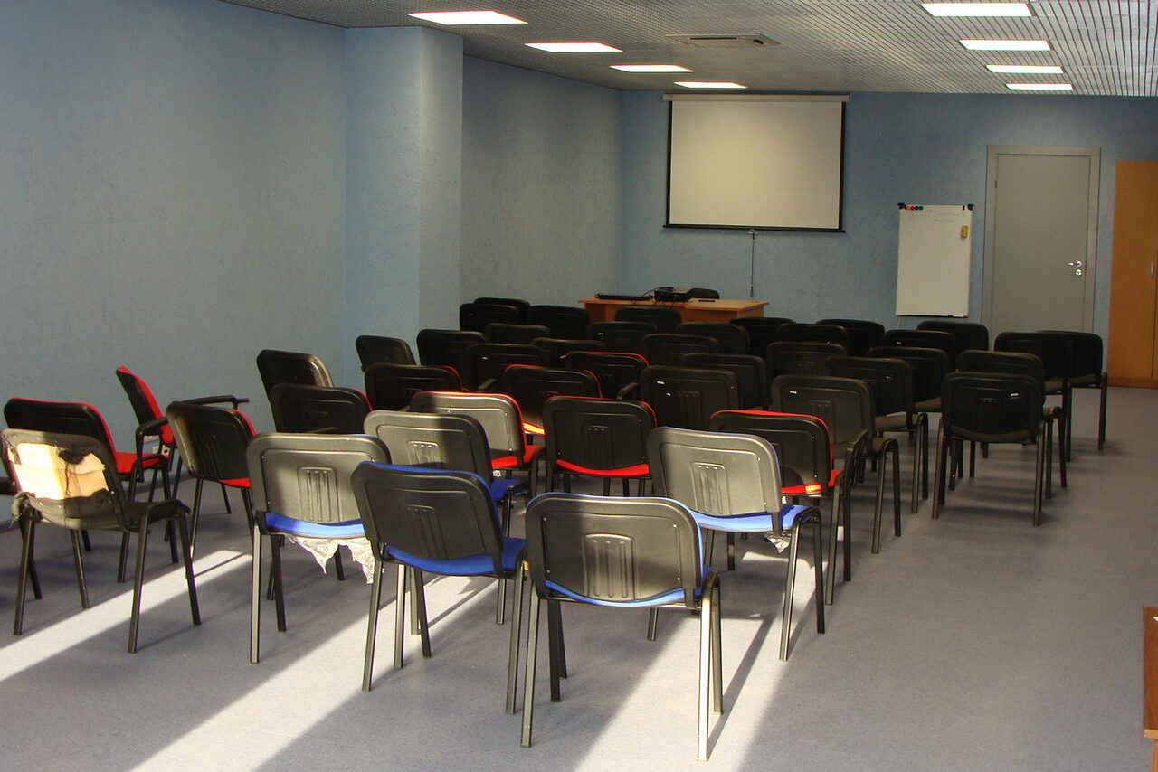 Арендовать Конференц-зал,учебная аудитория