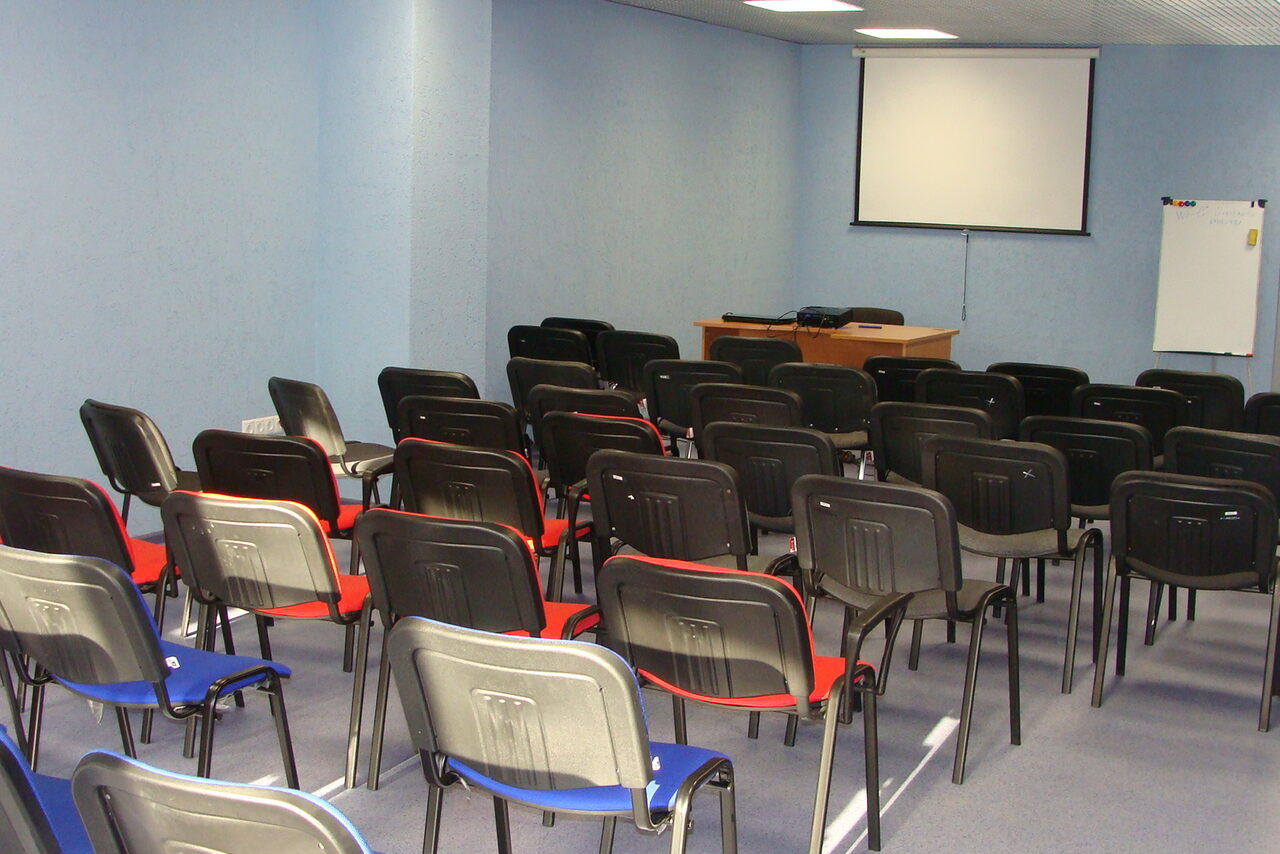 Арендовать Конференц-зал,учебная аудитория