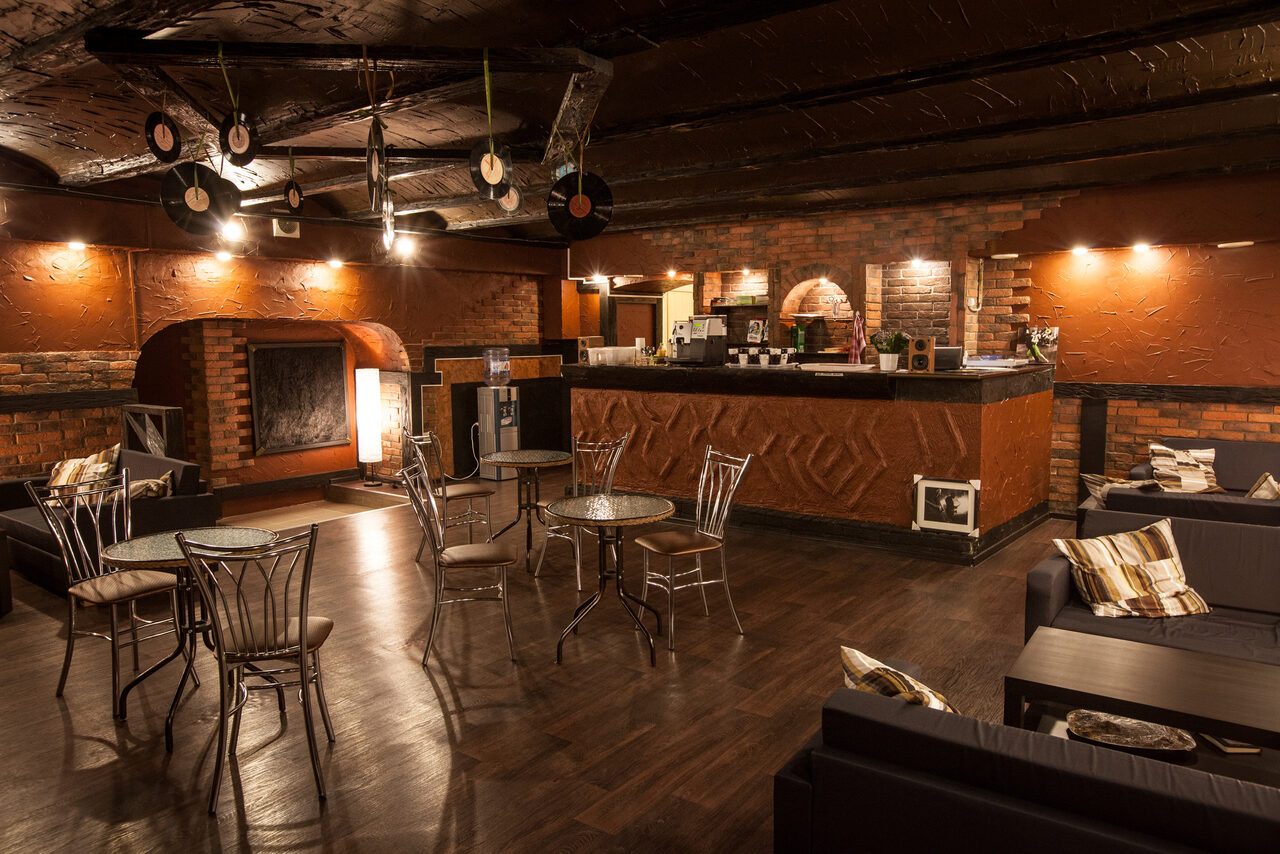 Арендовать  Антикафе Арт-сквер Зал с барной стойкой в центре