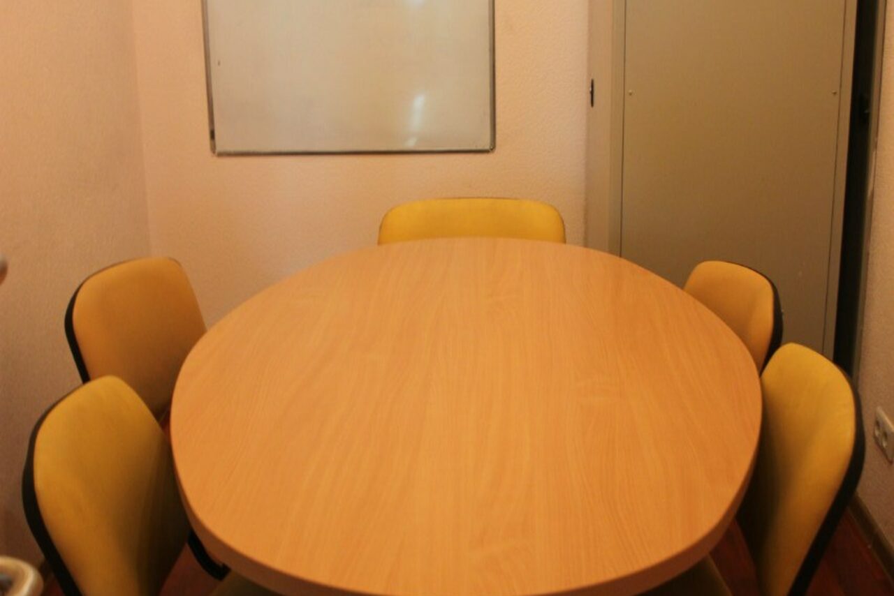 Арендовать Переговорная с маркерной доской