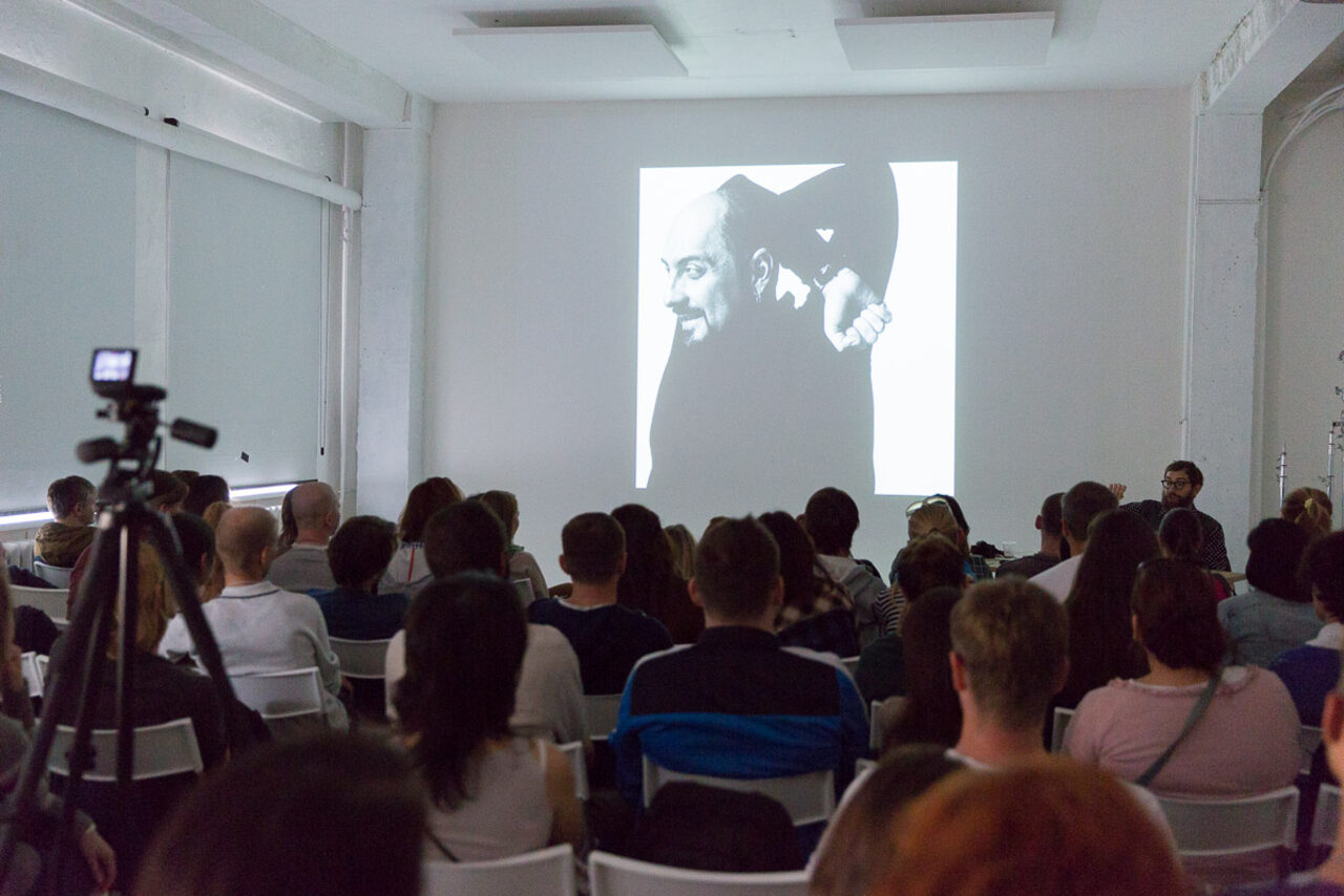 Арендовать Photoplay Зал для презентаций с акустическими панелями