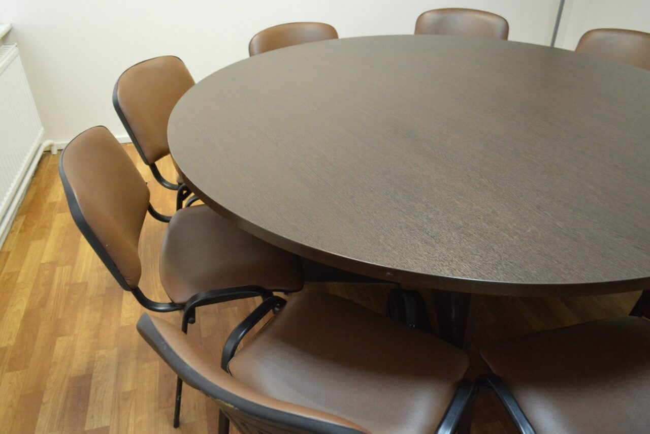 Арендовать Переговорная комната 