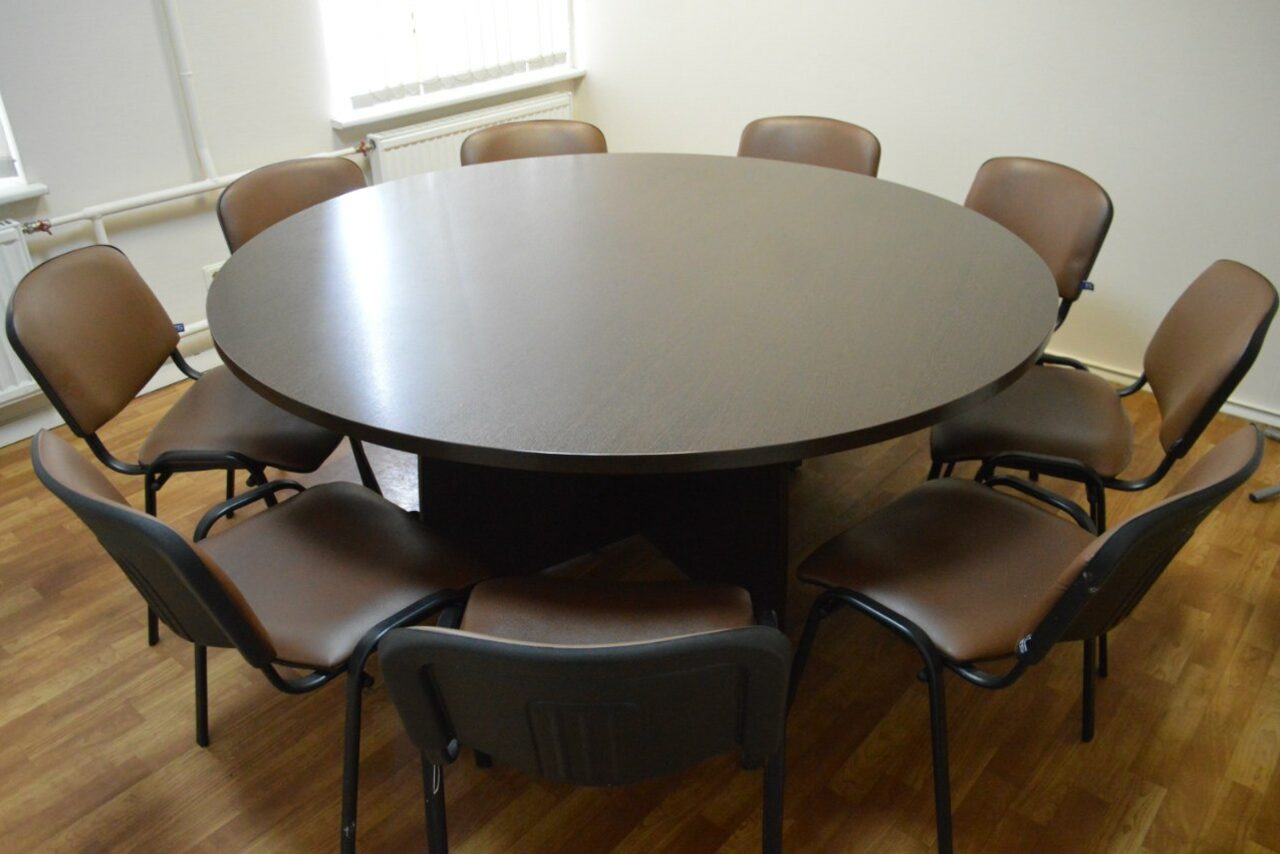 Арендовать Переговорная комната 