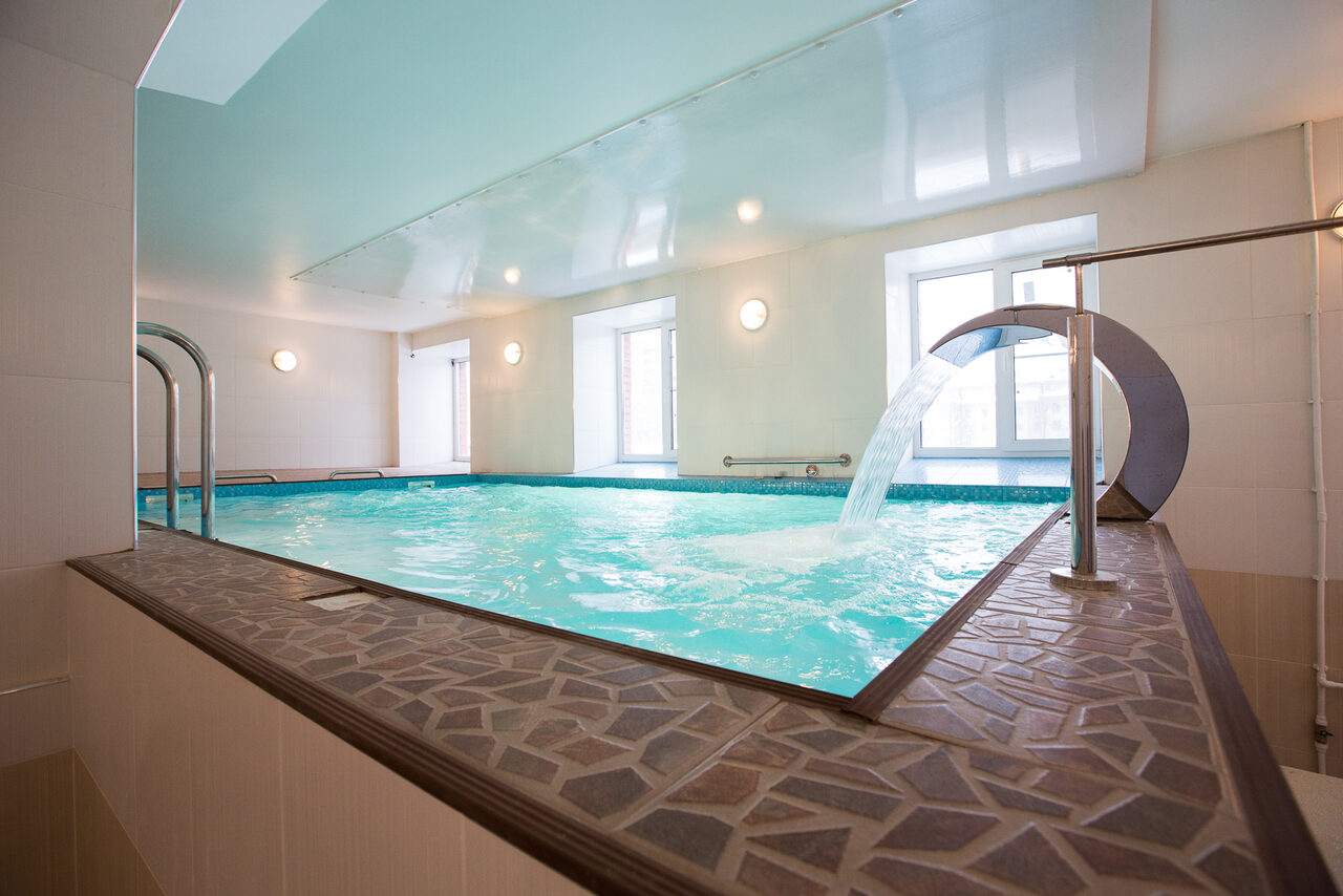 Арендовать Лефортовские Бани и Сауны Зал с бассейном и водопадом