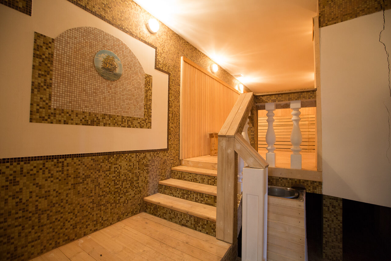 Арендовать Лефортовские Бани и Сауны Зал с бассейном и водопадом