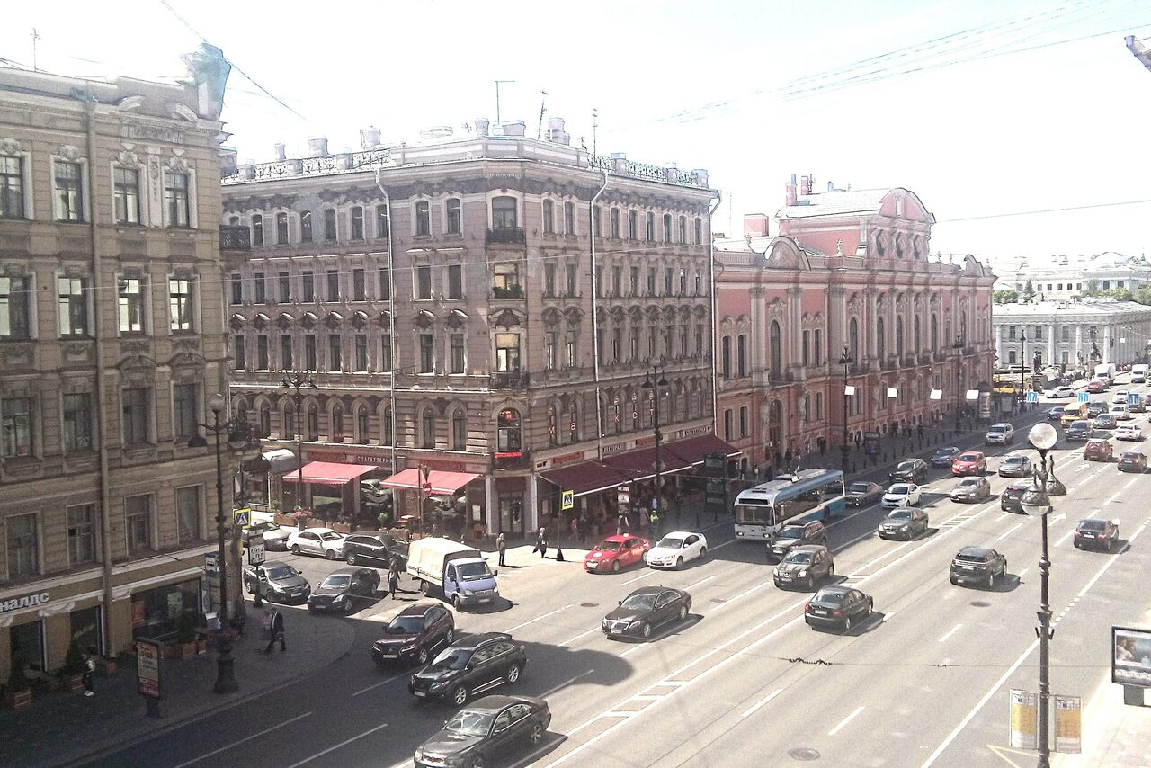 Арендовать Арт-центр "НЕВСКИЙ 76"